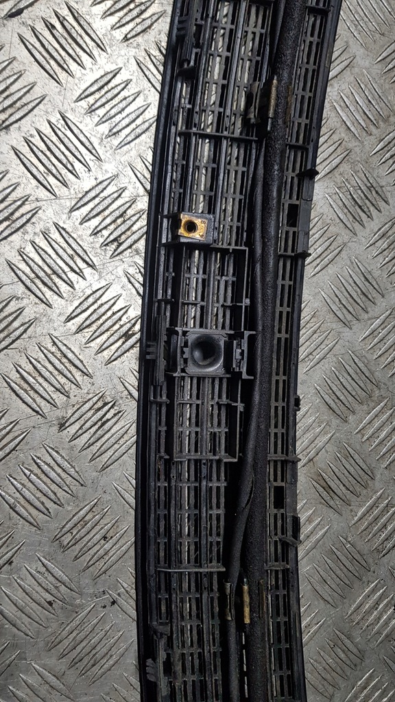 фото №9, Mercedes w203 впуск повітря капот 189