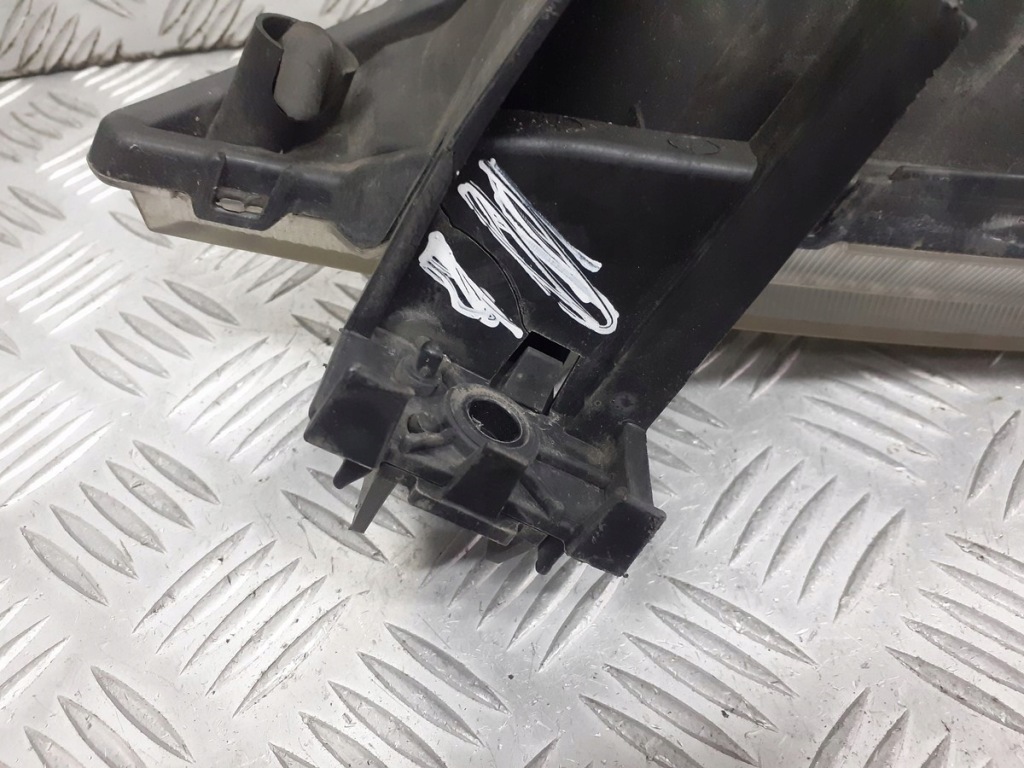 фото №3, Лампа правая передняя mazda 2 dy