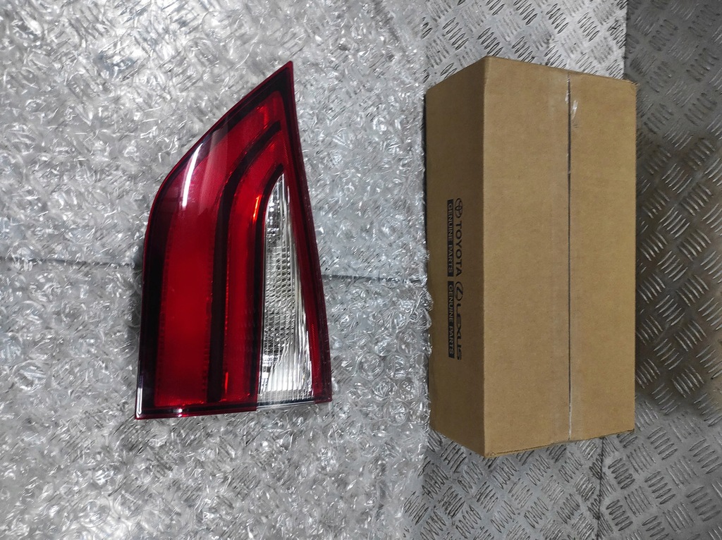 фото №9, Toyota sienna 2018 лампа задняя задняя крышка багажника крыло