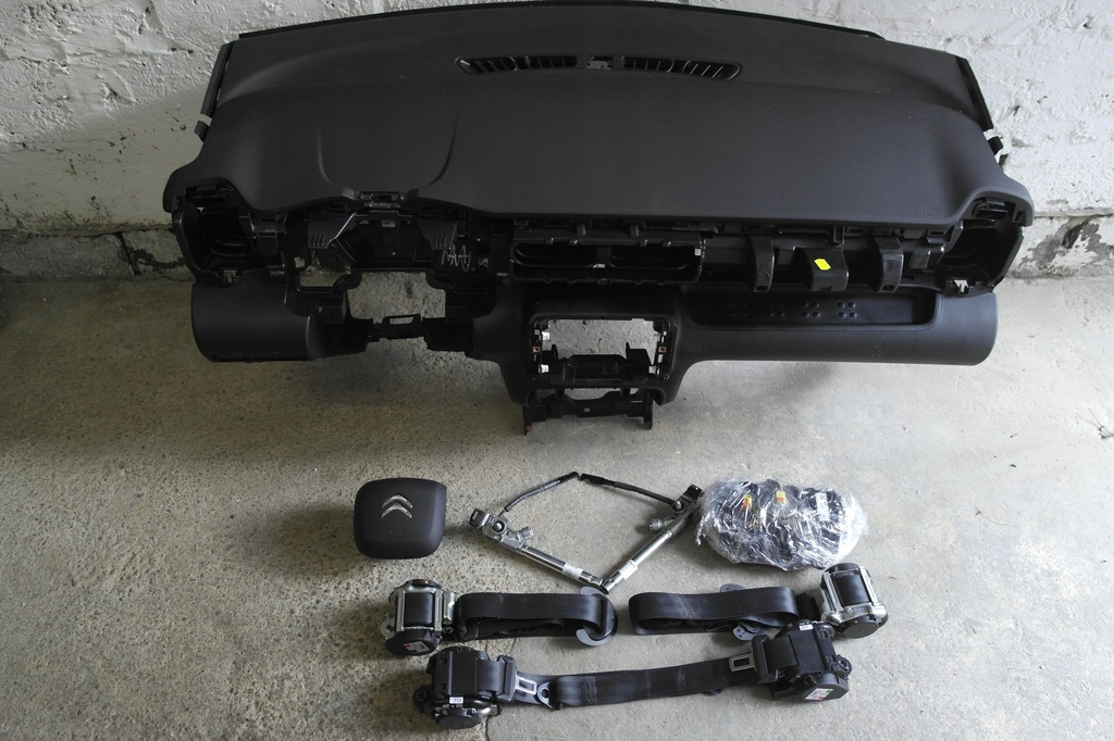 фото №1, Citroen c3 aircross панель приладів pulpit подушка безпеки ремені панель приладів консоль полиця pas