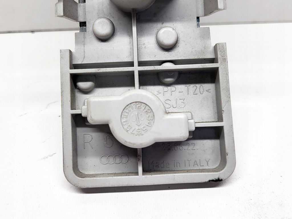 фото №8, Audi a2 вкладиш лампи правий задня задній