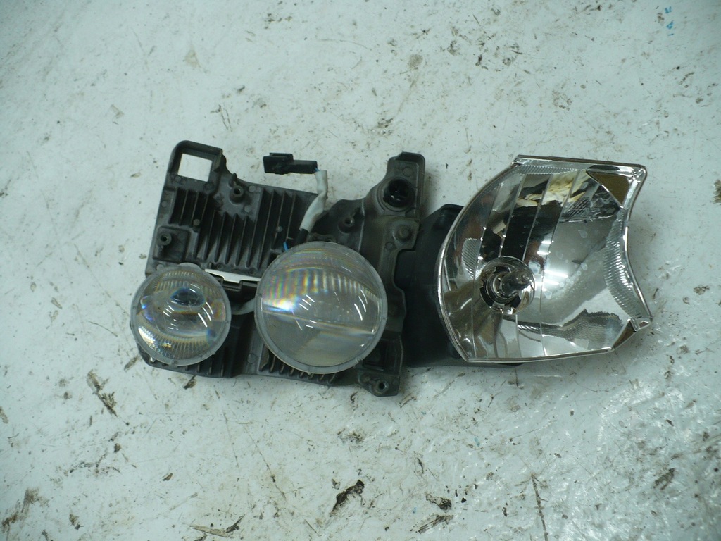 фото №1, Lexus ct200h вкладыш лампы линза