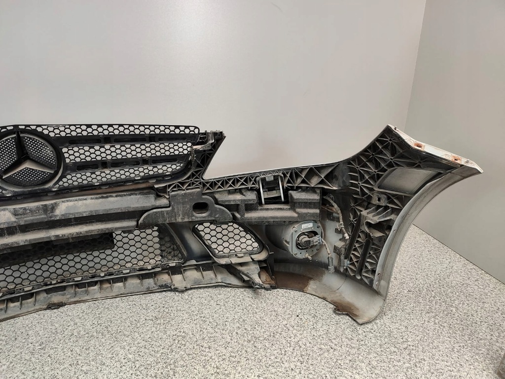 фото №7, Mercedes w204 c63 amg kompletny перед бампер капот крила лампи