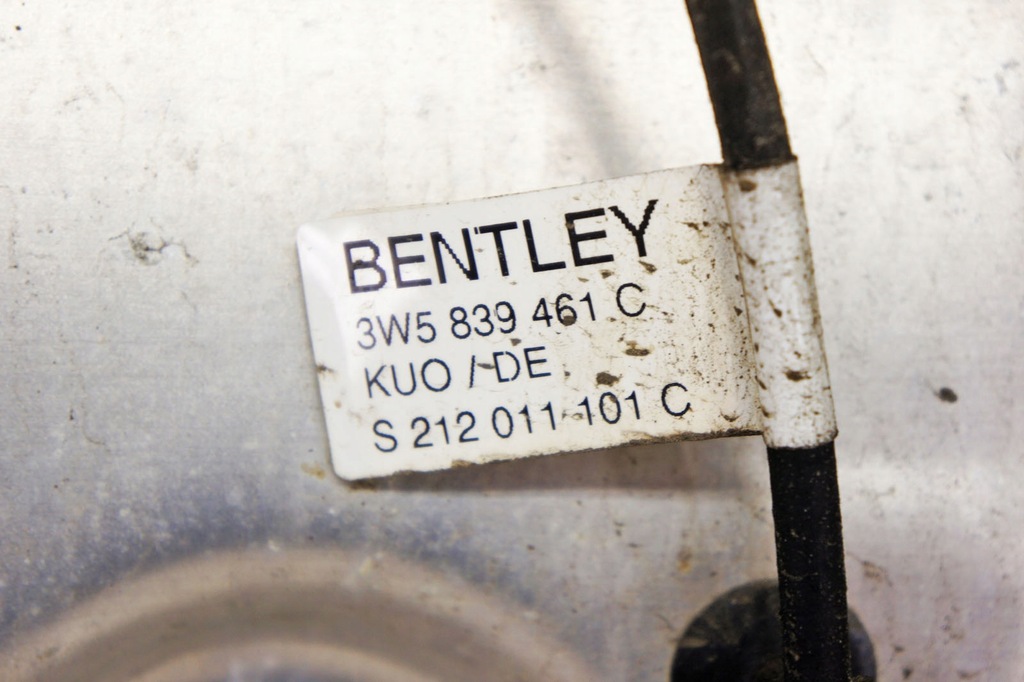 фото №8, Ir038 bentley flying spur i механизм стекло задняя