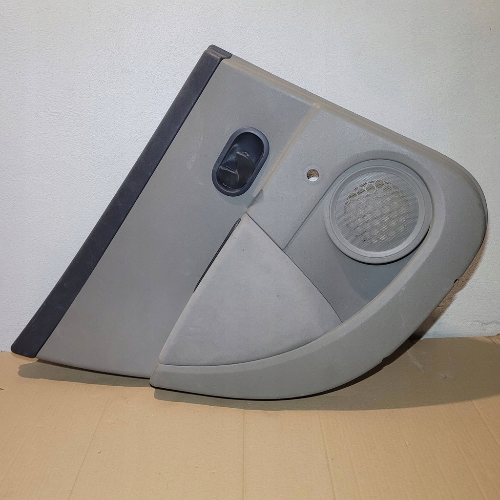 фото №1, Renault clio iii grandtour обивка дверь левый задняя 8200293858g