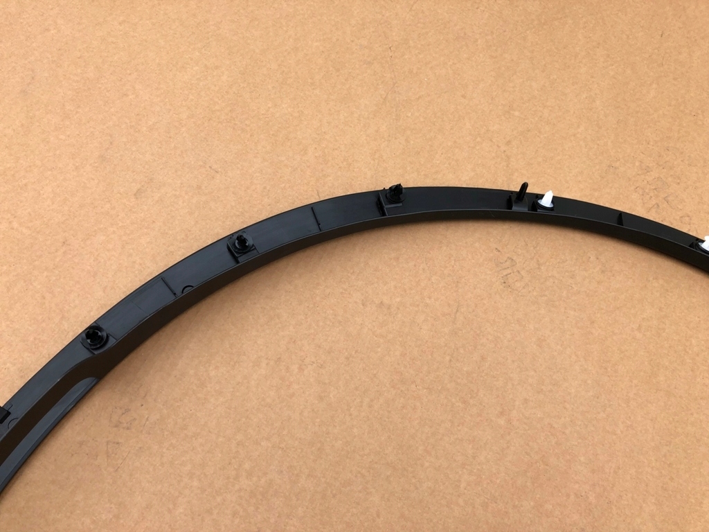 Накладка на крила перед права 1683860-00-a 168386000a do tesla model y Ціна