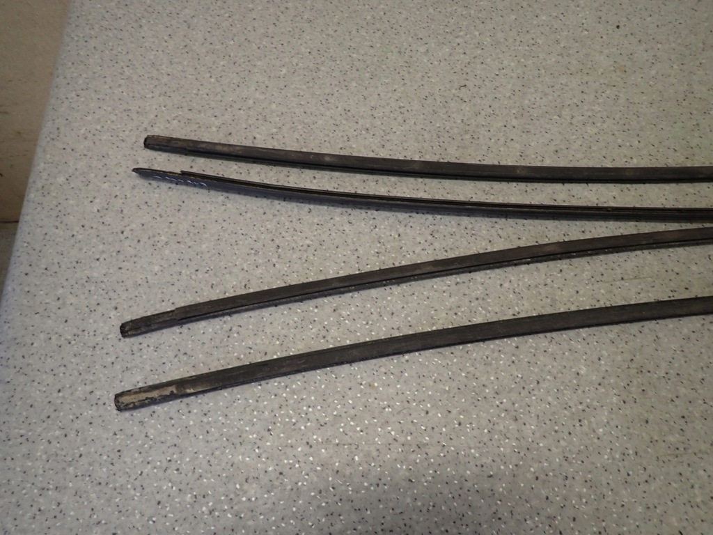 фото №4, Toyota corolla e12 hb 03-07 молдинг кровельная левая