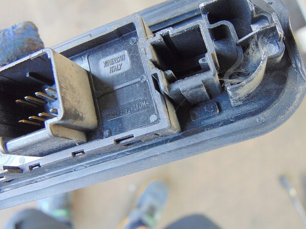 Citroen c8 2.0hdi 03r контакты дверь задняя левый Киев