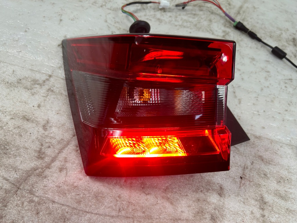 фото №13, Левая лампа задняя nissan juke ii f16 19-