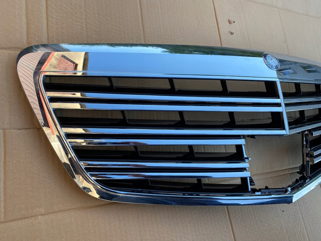 Решётка радиатора mercedes w221 рестайлинг  amg distronic Недорого