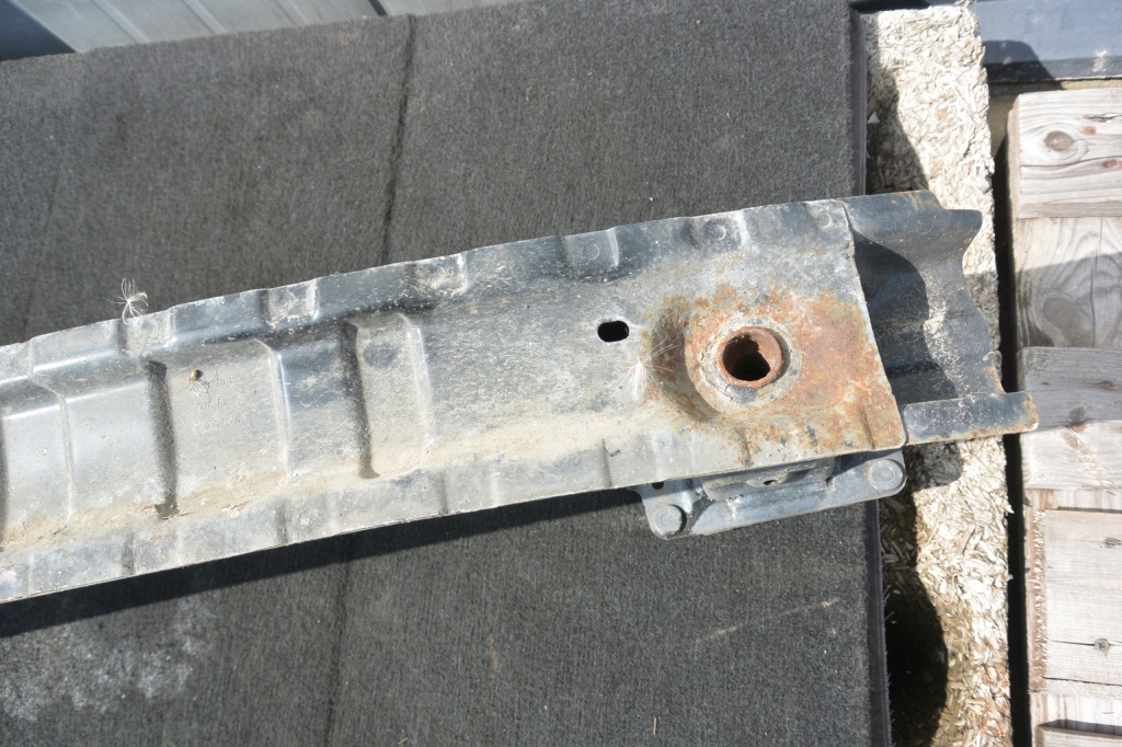 Балка бампера усилитель задний  sedan mercedes-benz cla-klasa w117 в Украине