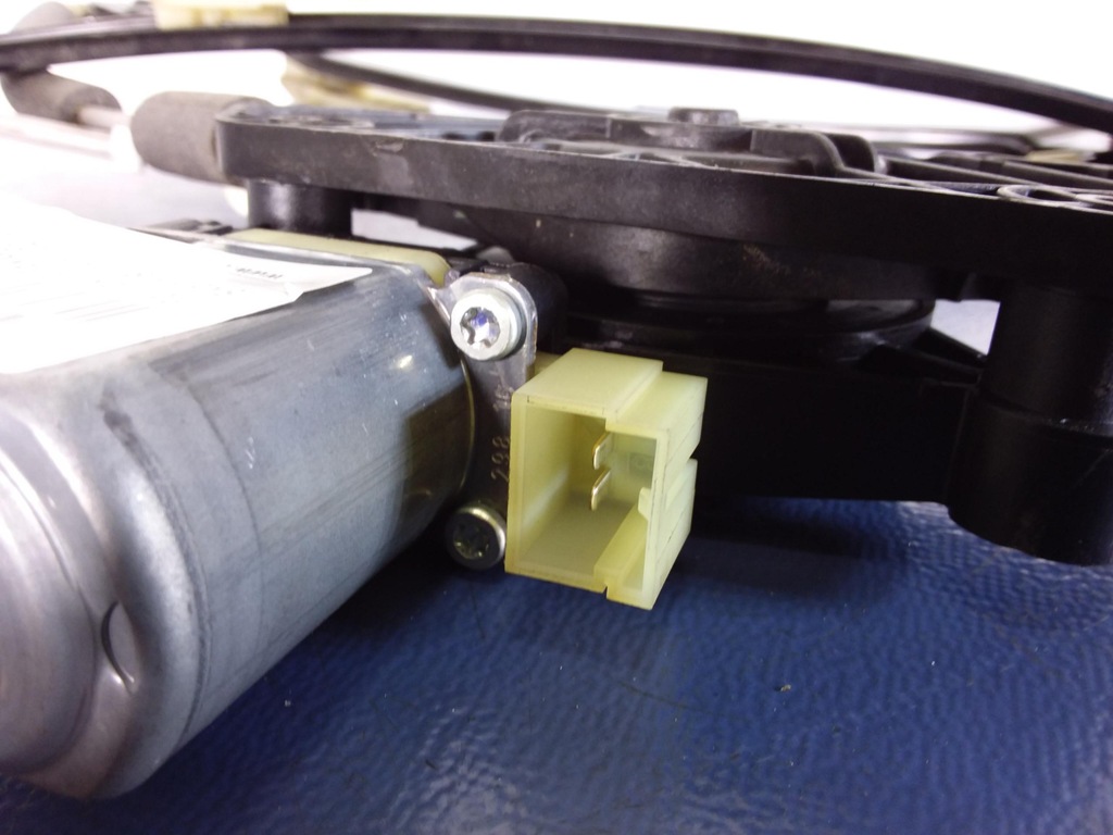 фото №4, Skoda superb iii підйомник скло перед правий