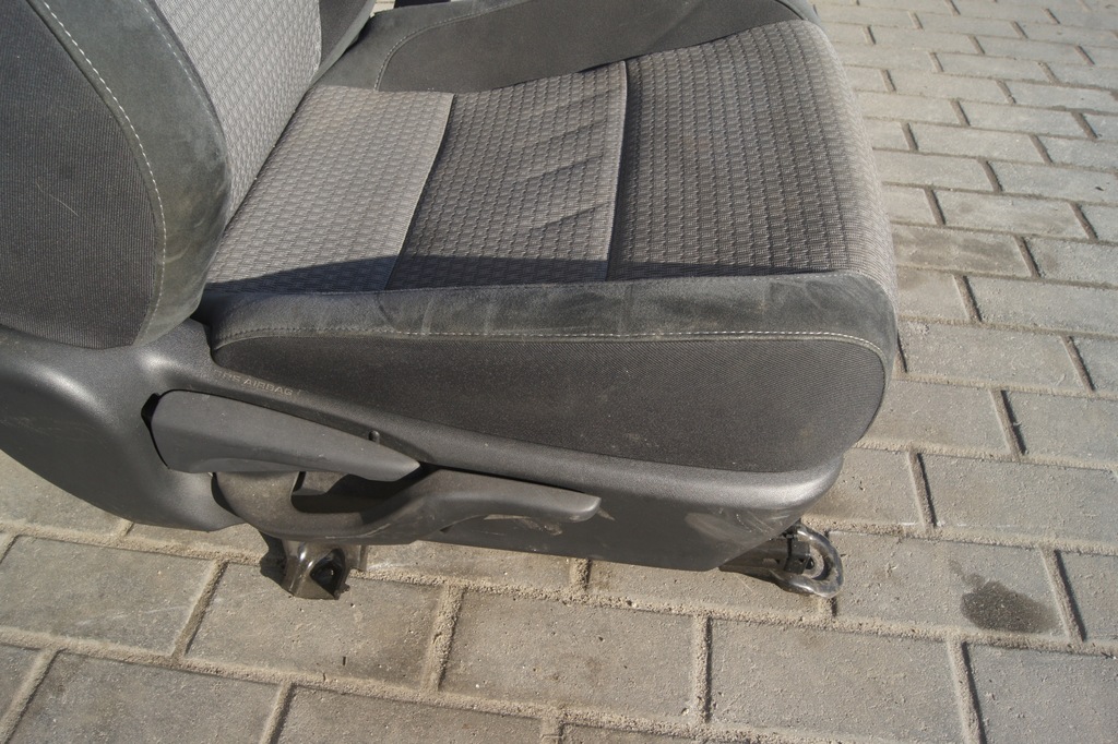 фото №10, Сиденье пассажира правый auris ii