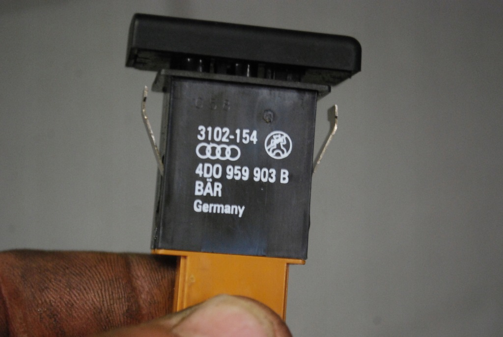 фото №3, Перемикач задній шторка audi a8 d2 4d0959903b