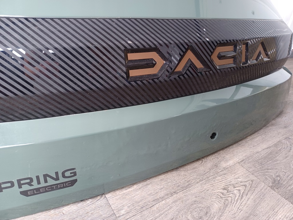 фото №12, Крышка багажника задняя задняя -------- dacia spring lift 2024-