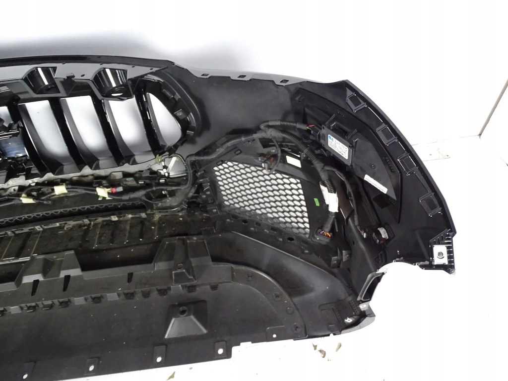 фото №12, Бампер перед передній maserati grecale trofeo карбон