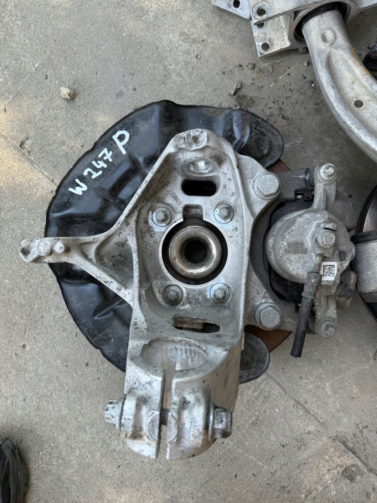 фото №1, Mercedes w177 w247 w118 поворотный кулак правая