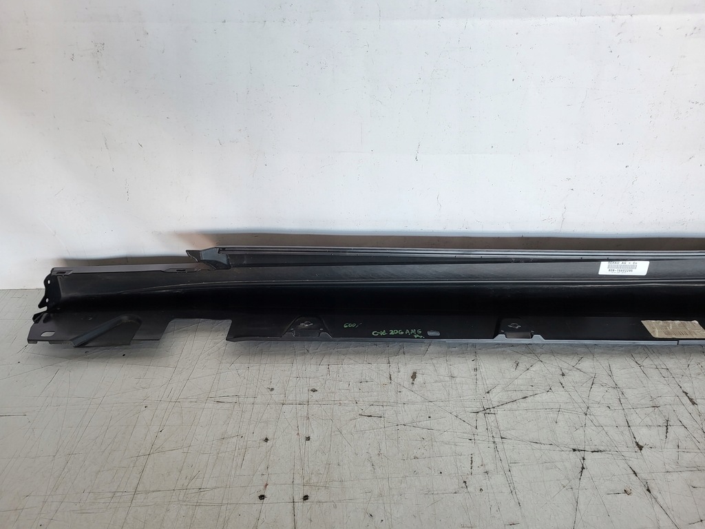 фото №10, Накладка молдинг порог правая mercedes c klasa w206 amg