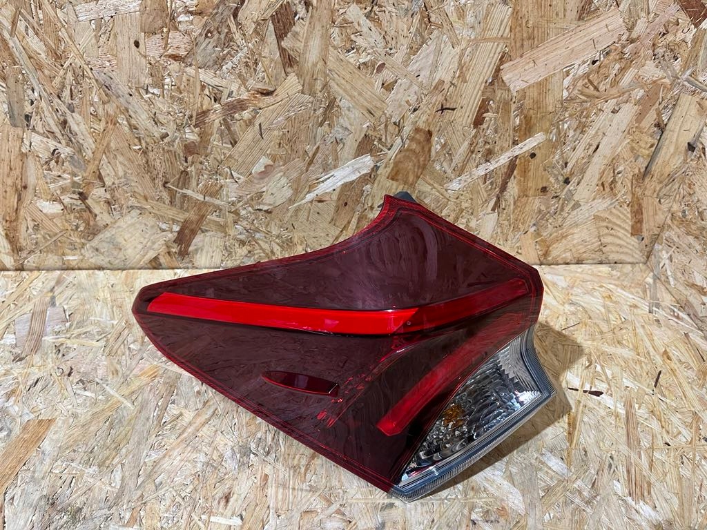 фото №10, Комплектна лампа задня задня ліва lub права toyota auris ii kombi lift 15- eu