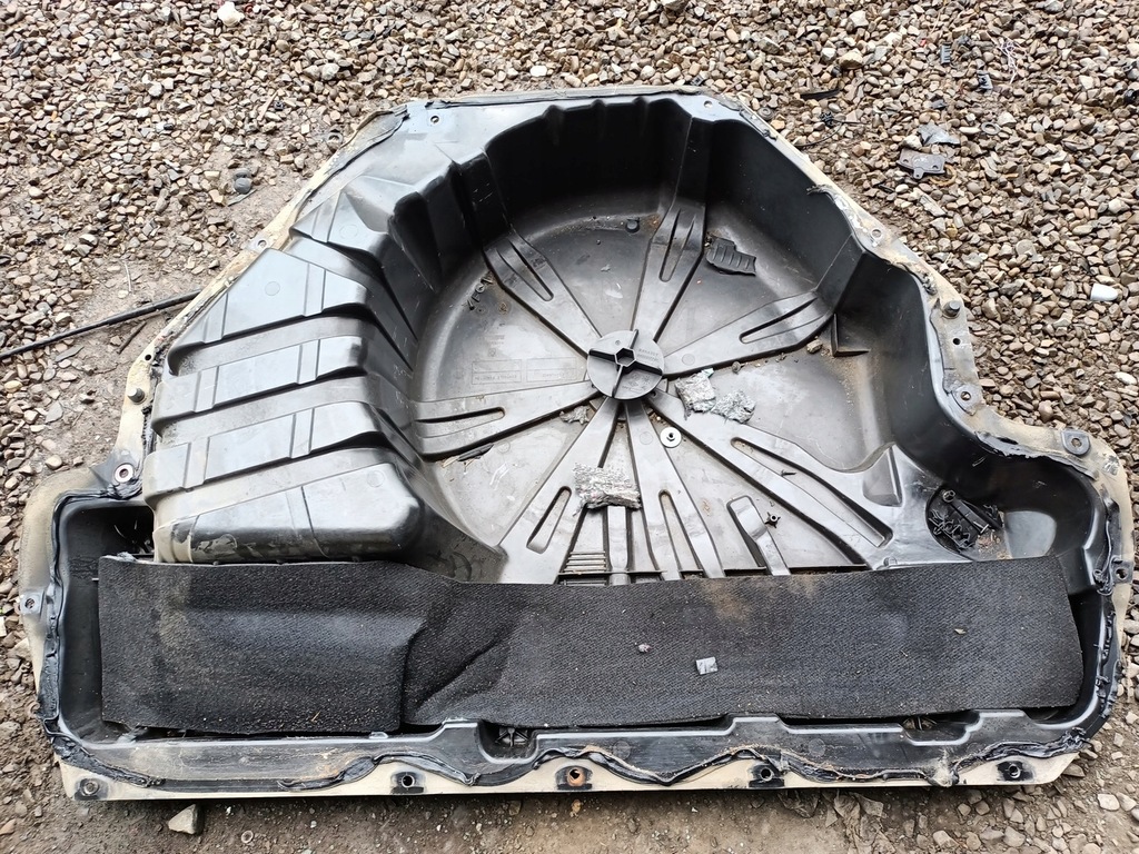 фото №1, Поддон багажника задняя renault megane ii 8200299694