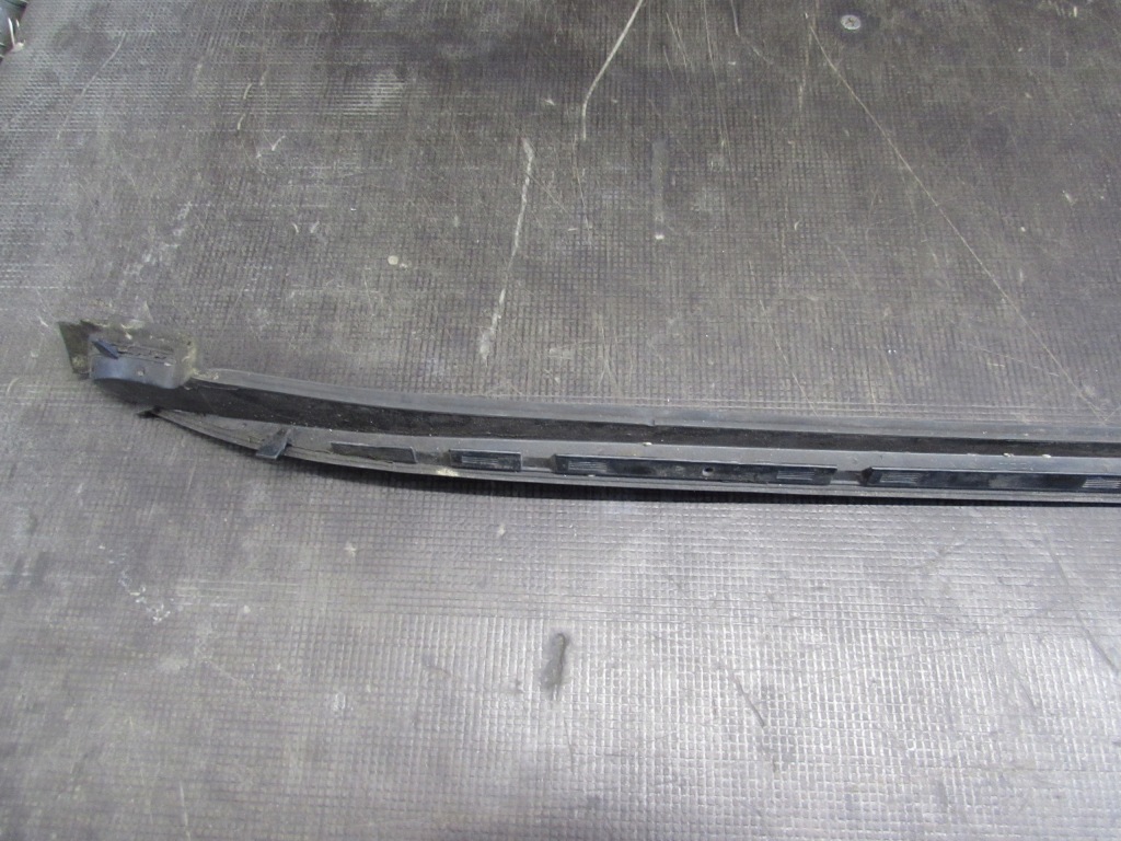 Купить Накладка  стекло лобовое правый  передок  hyundai i30 07-10r 86132-2l000