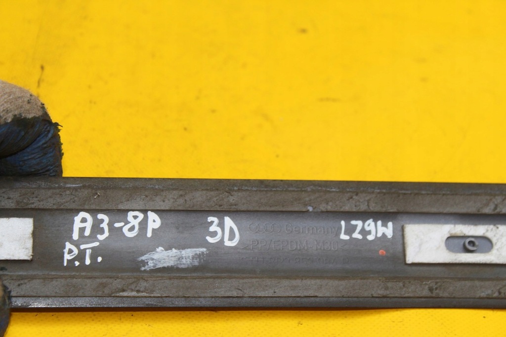 фото №9, Молдинг крыла правый задняя a3 8p 8p3853984b 3d lz9w