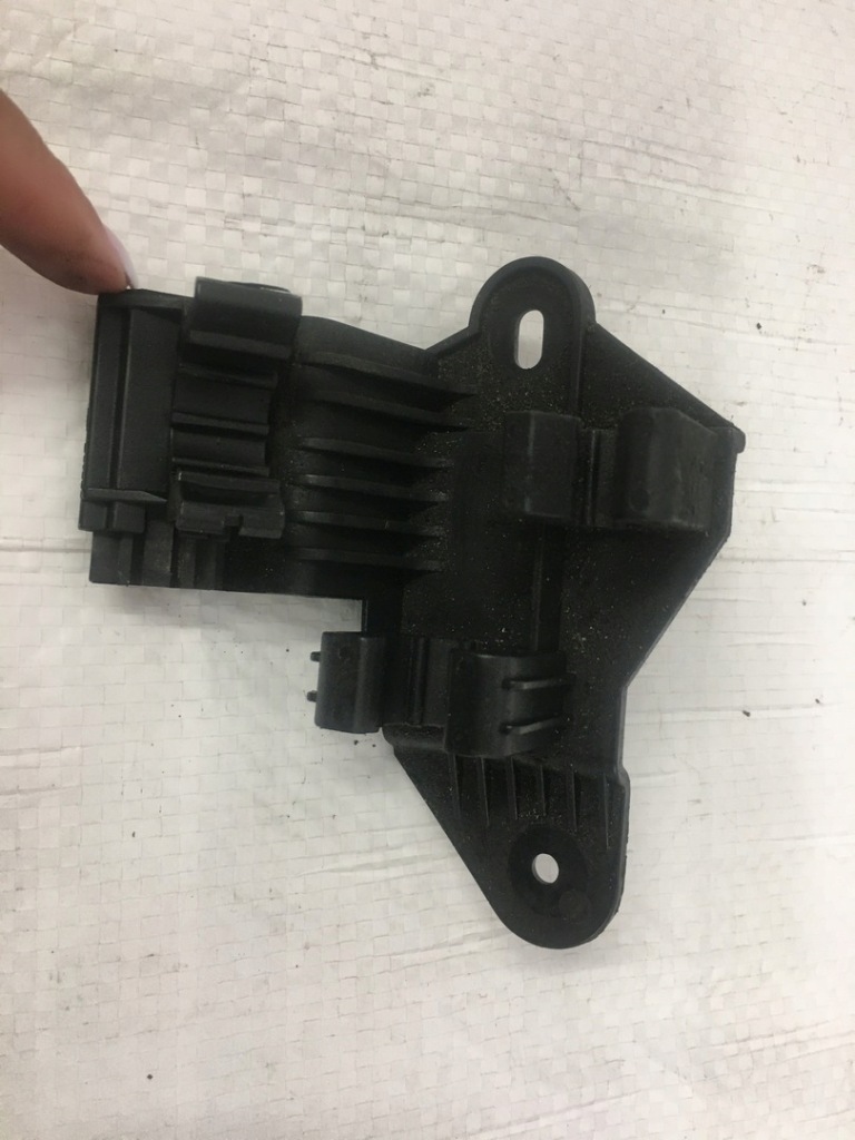 фото №12, Кронштейн шланг кондиционер skoda fabia ii 6q0820771a