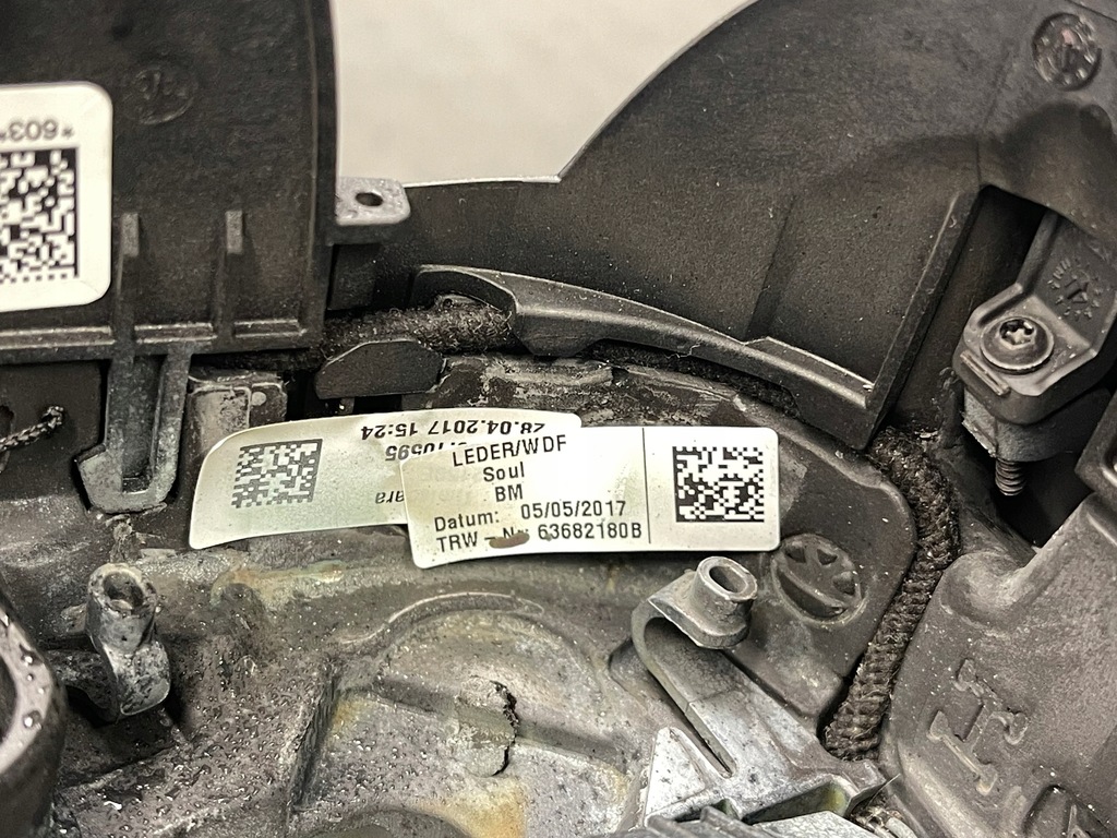 фото №15, Воздуховод кожаный mulitifunkcja лепестки переключения audi a4 b9 8w трёхспицевая