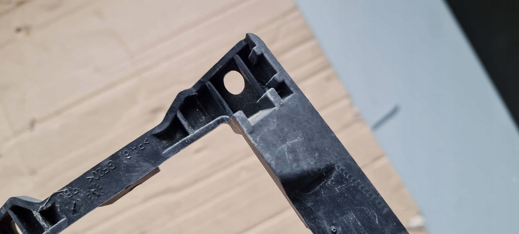 фото №9, S4 b9 8w a4 кронштейн кронштейн датчика мертвого pola правый задняя 8w0907176