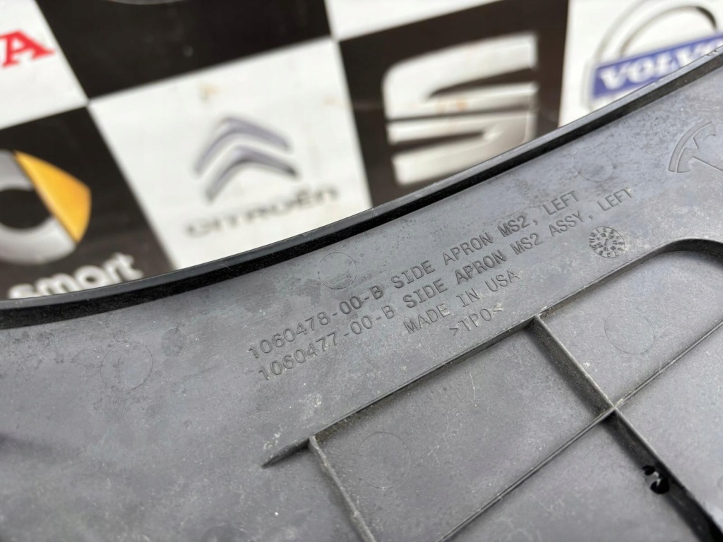 Tesla model s рестайлинг  накладка защита левая правая перед ванна 1060480 1060478 с Разборки