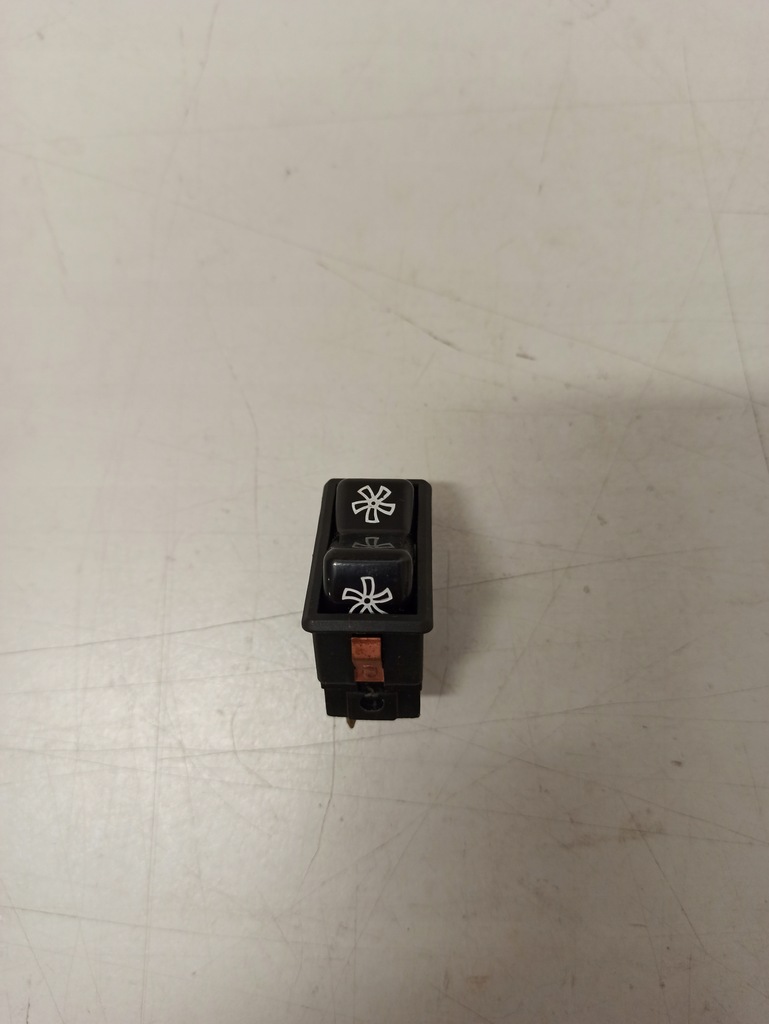 фото №1, Выключатель вентилятора mercedes om601 a0015453407