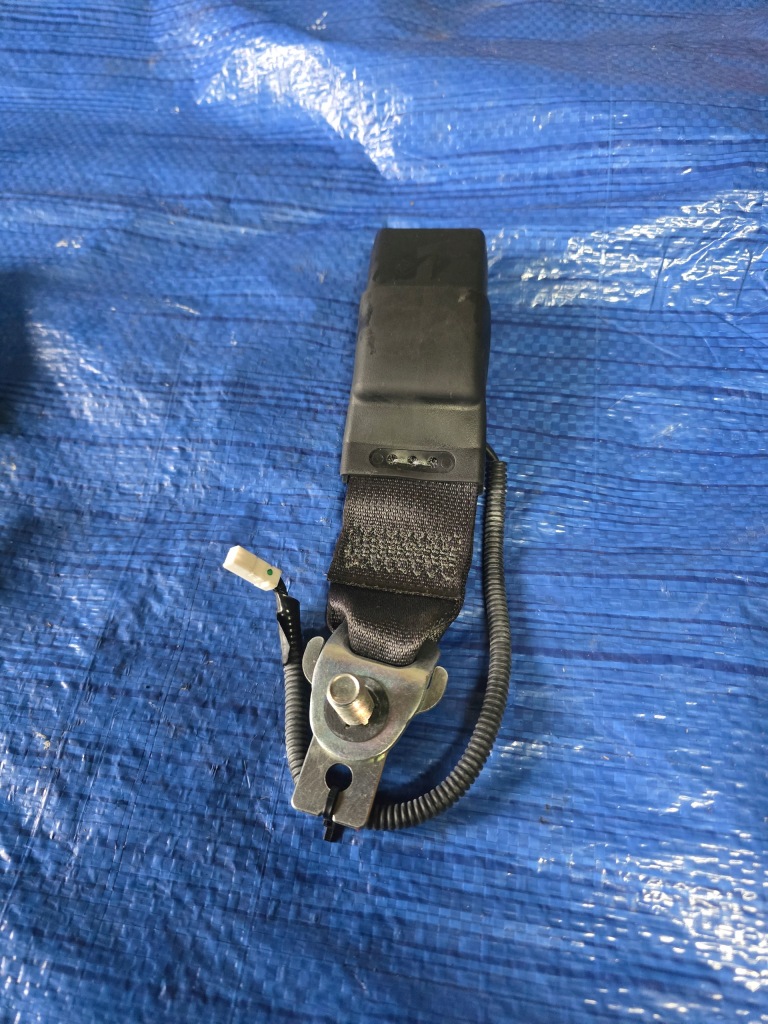 фото №1, Клипса ремней задних поперечина сидений задних сиденье задняя sx4 s-cross 1056783