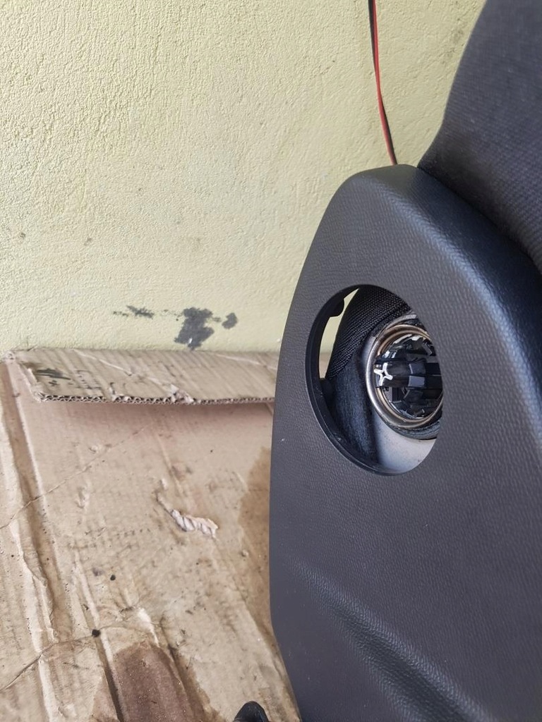 фото №4, Сиденье правый перед peugeot 208