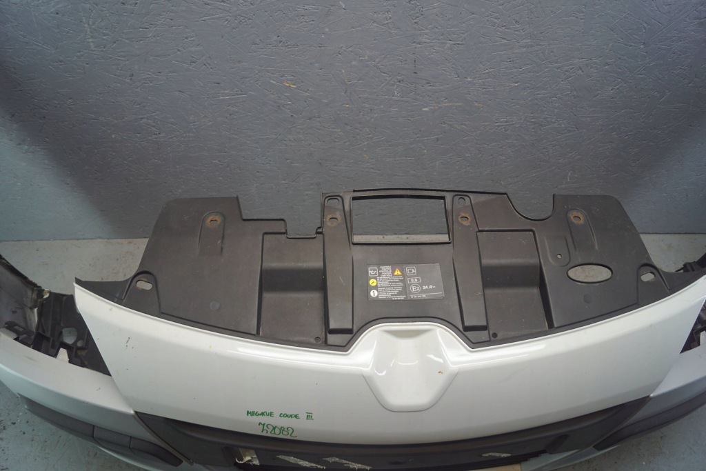 Купити Бампер перед renault megane iii купе z2082