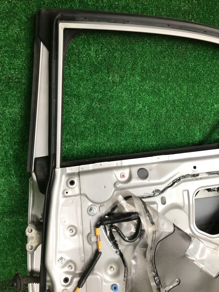 Дверь задняя задняя правое  lexus is 2 1g1 w-wa Киев