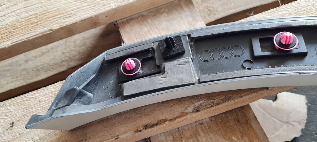 фото №13, Sq8 4m q8 молдинг накладка бампера крыла правый задняя ls9r 4m8853026l