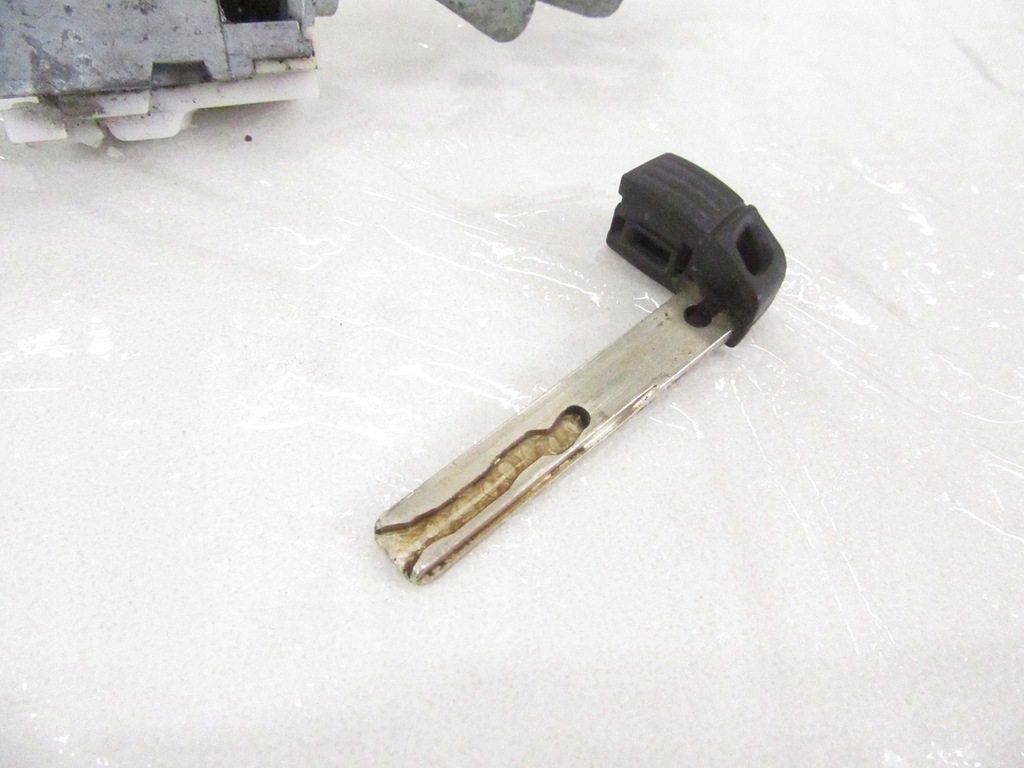 фото №5, Вкладка замка двері ключ bmw 3 e90 e91 europa