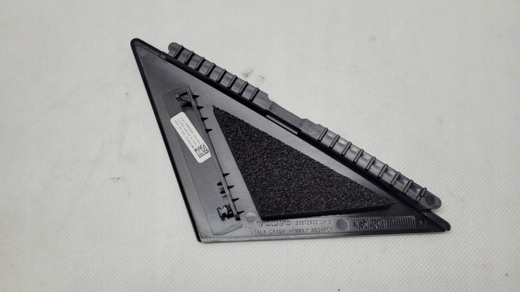 фото №3, Volvo xc60 ii треугольник дверь задняя левая заглушка