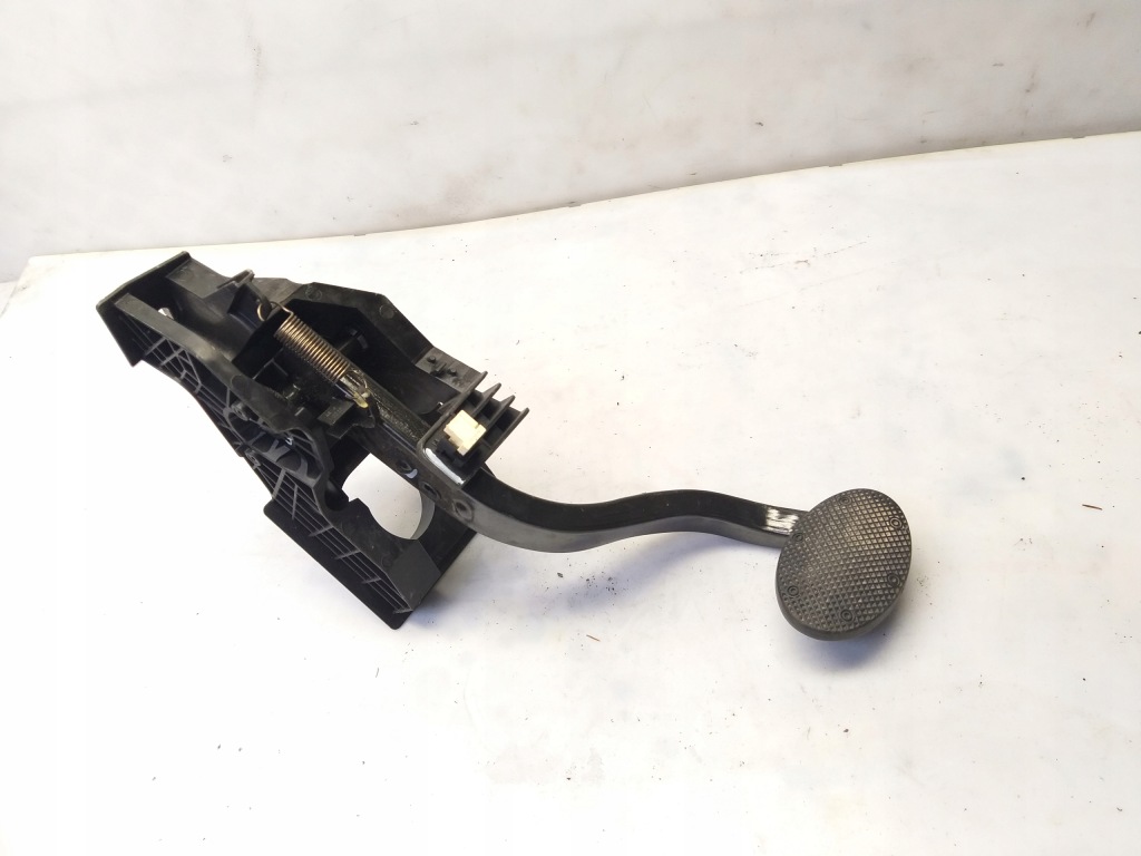 фото №1, Bmw x1 f48 педаль тормоза кронштейн автоматическая коробка передач 6856596