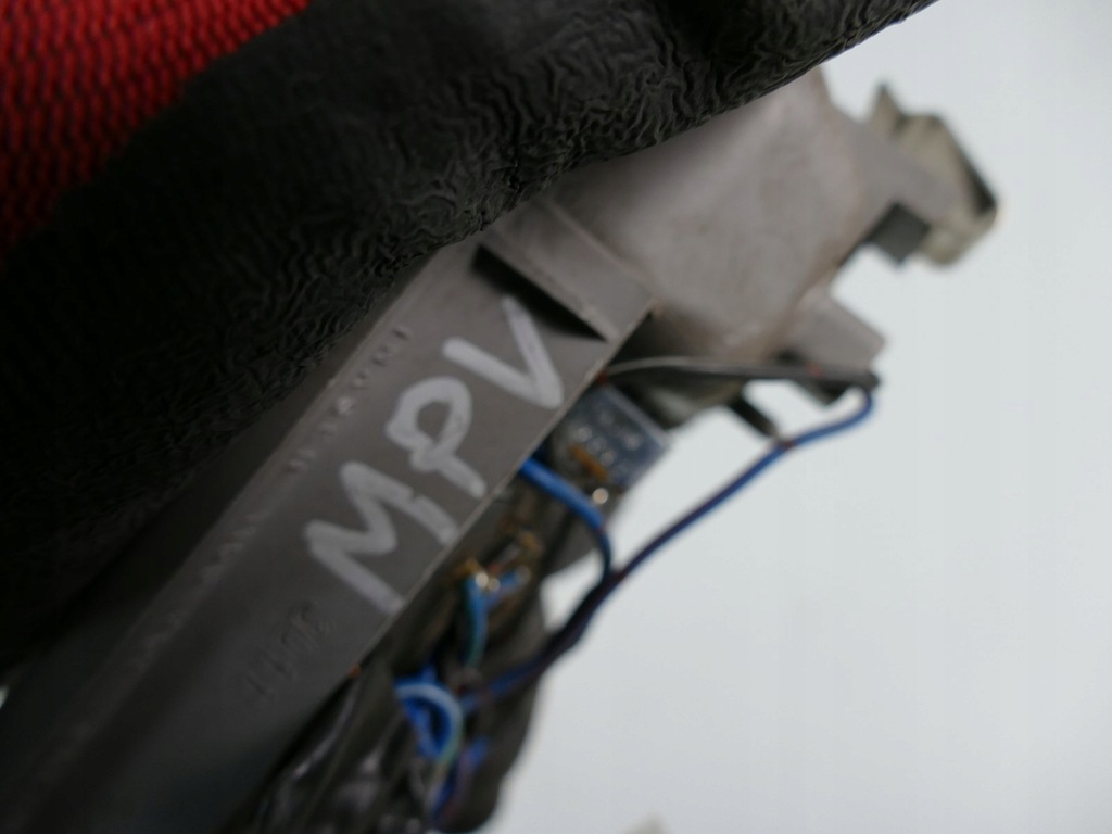 фото №9, Mazda mpv лампа потолочный кабины освещение