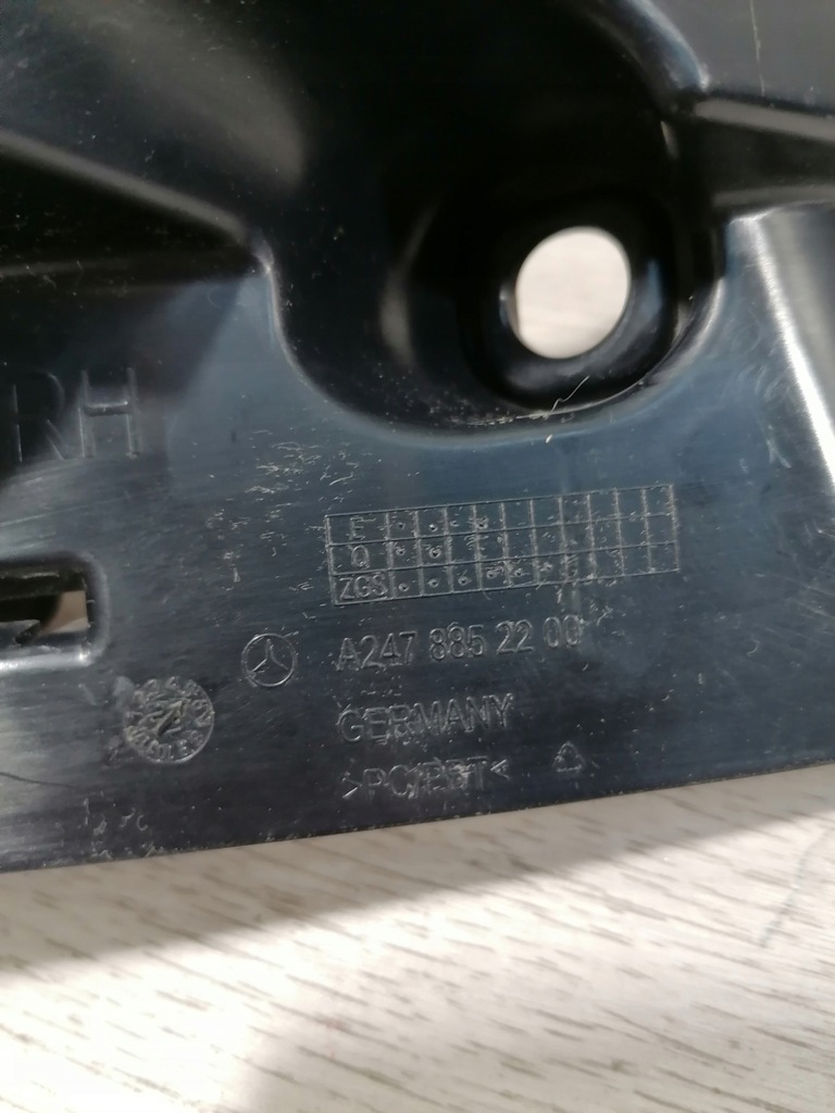 фото №10, Mercedes glb направляющая бампер правый задняя a2478852200