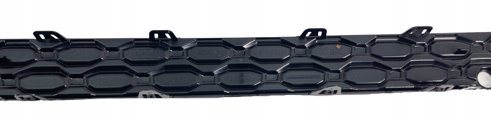 фото №11, Audi rs3 21- 8y средняя решётка бампера задняя