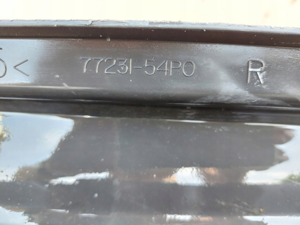 Suzuki vitara 3 15- накладка поріг сторона права накладка поріг 77241i54p0 Зі Шроту