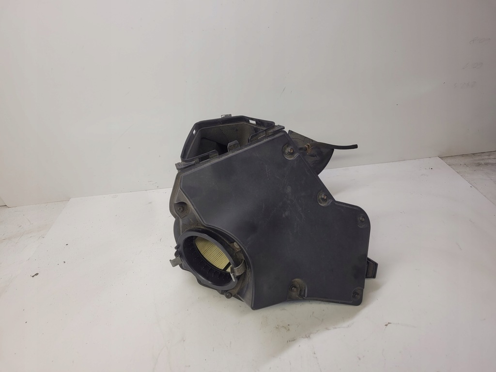 фото №7, Корпус фільтра повітря audi a4 a5 q5 8k0133837b