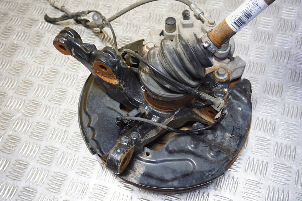 Ford bronco sport kuga 2020 - поворотний кулак супорт привідний вал ліве перед америка Київ