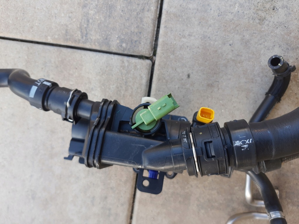 фото №8, Корпус термостат шланги kpl.citroen c3 aircross