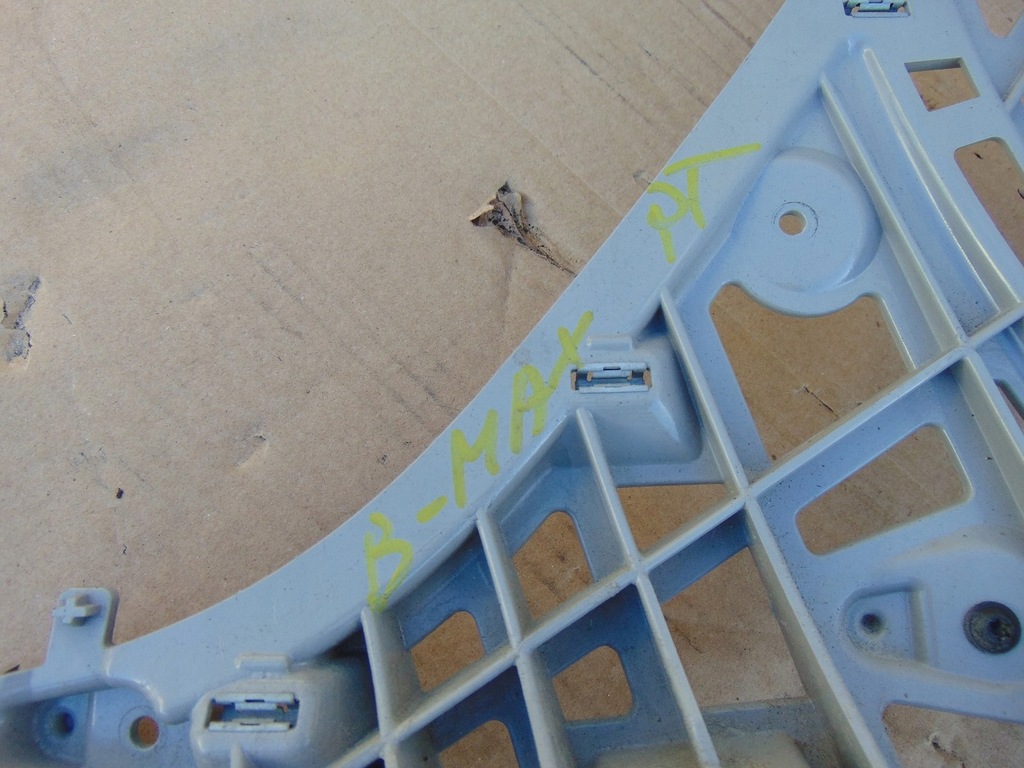 фото №11, Напрямна бампера лівий задня ford b-max av11-296a23-ad