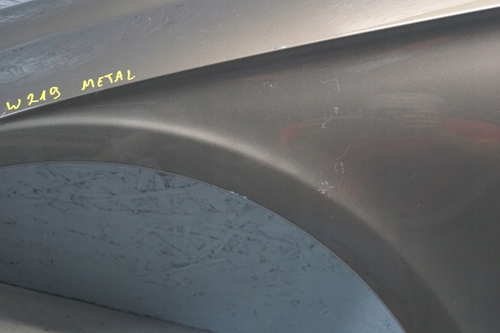 Крыло  левое  перед mercedes cls w219 Киев