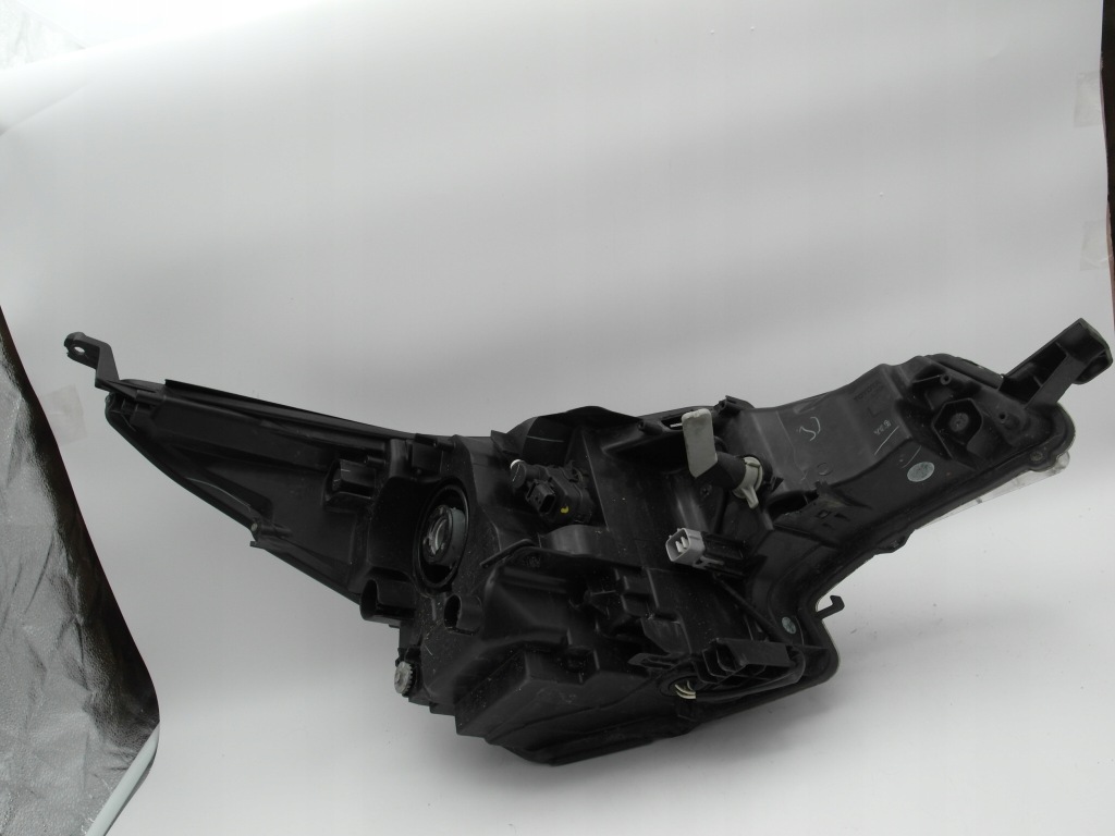 Toyota avensis t27 рестайлинг  led линза фонарь  передняя левая koito 05-36 nr72 Киев