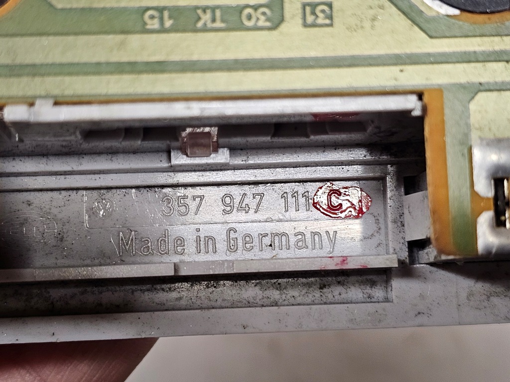 фото №8, Volkswagen golf iii лампа освітлення салону кабіни 357947111c